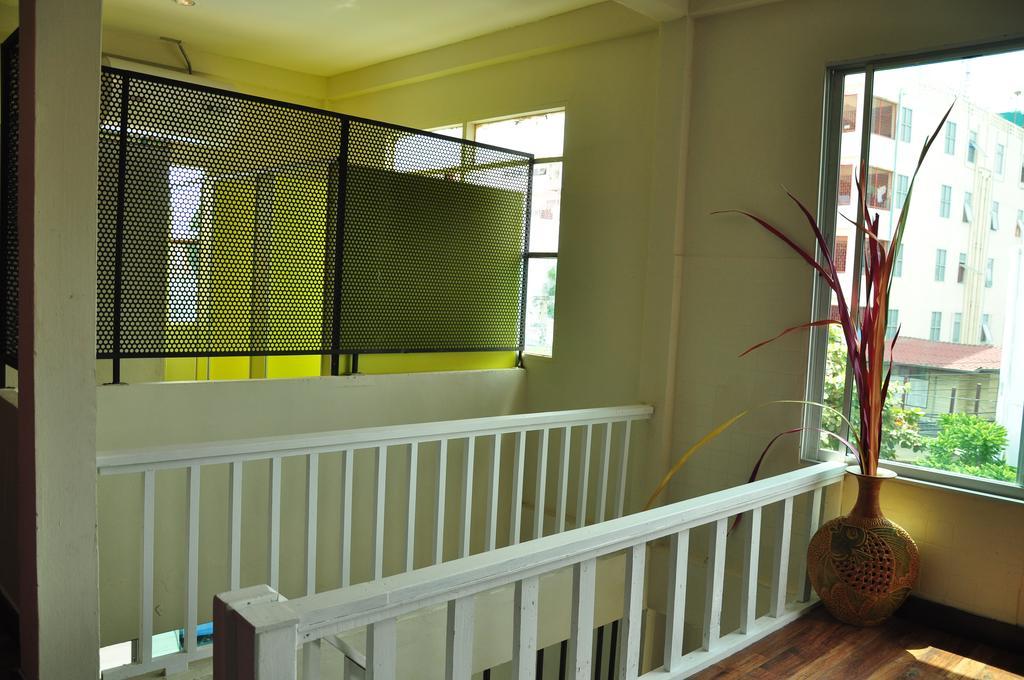 Sabye Club Hostel Bangkok Extérieur photo