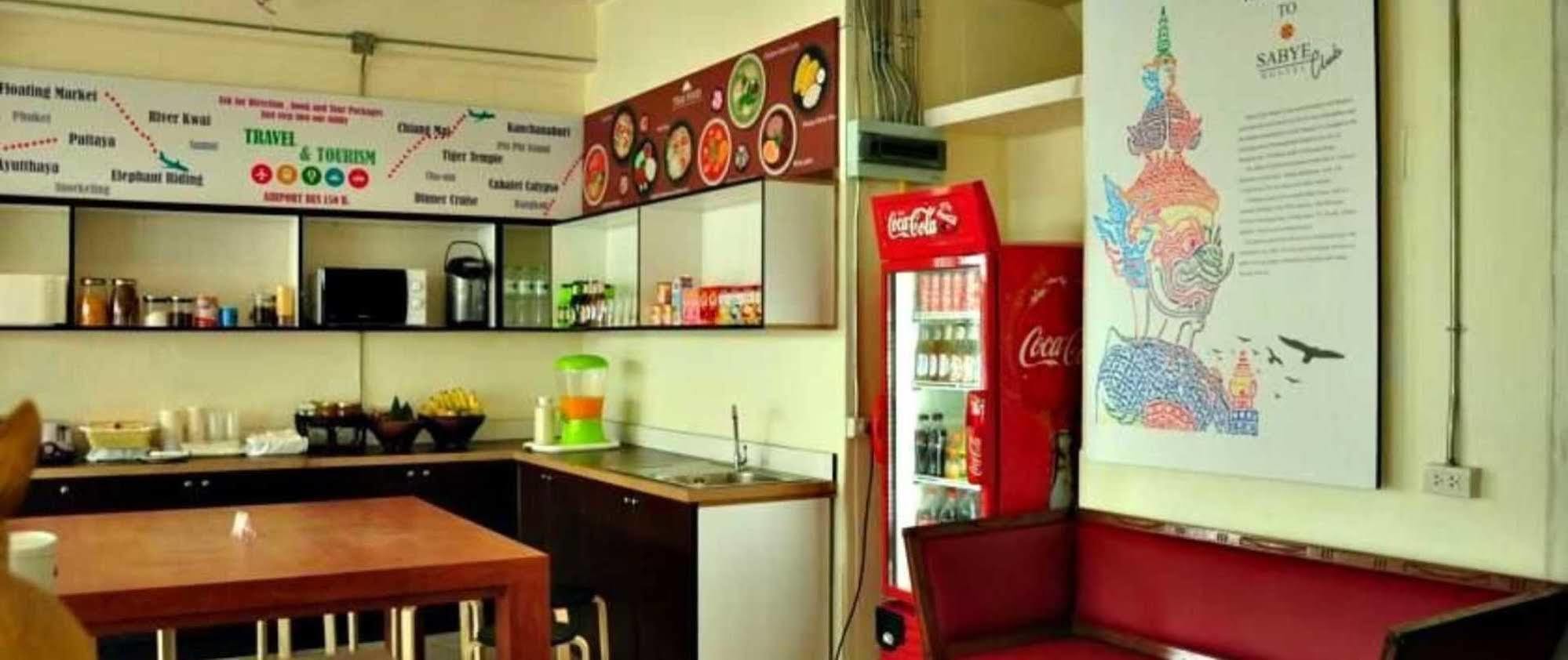 Sabye Club Hostel Bangkok Extérieur photo